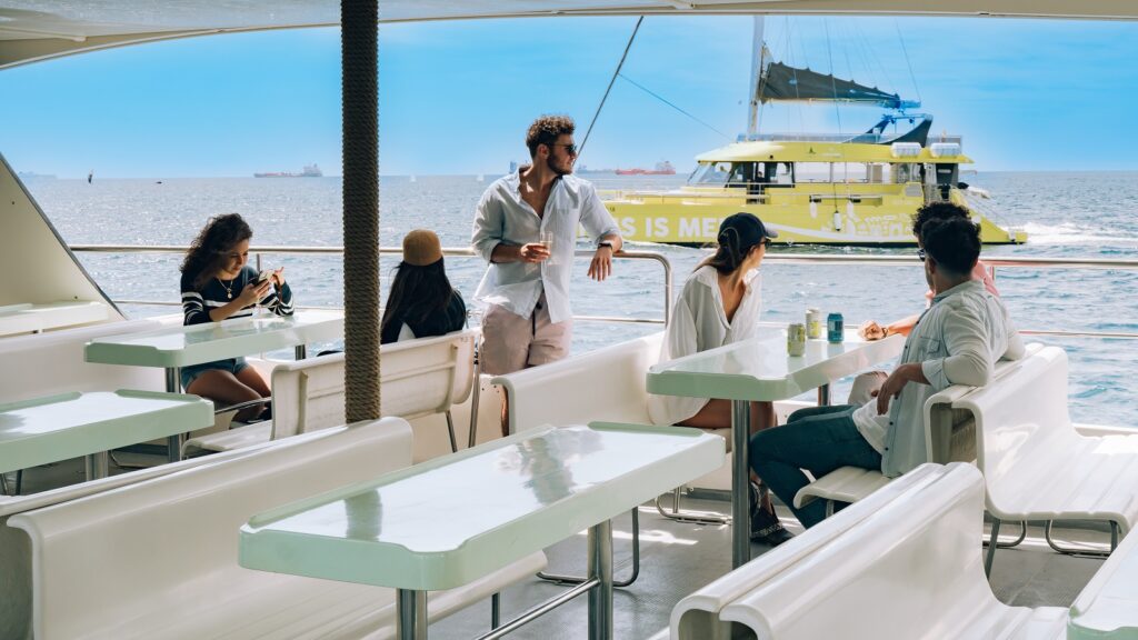 Paseo en barco por Barcelona