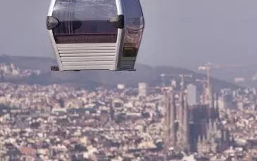Vista de la Sagrada Familia desde la cabina del teleférico de Montjuïc